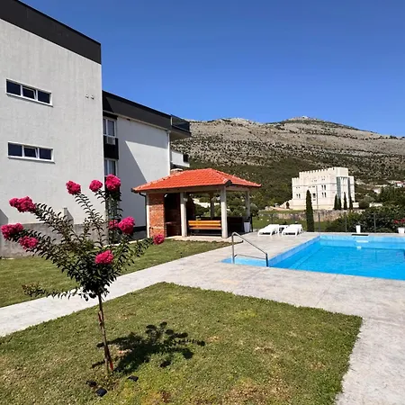 شقة 'maslina' *